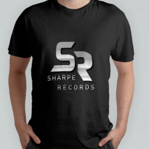 camiseta negra con logo sharpe records